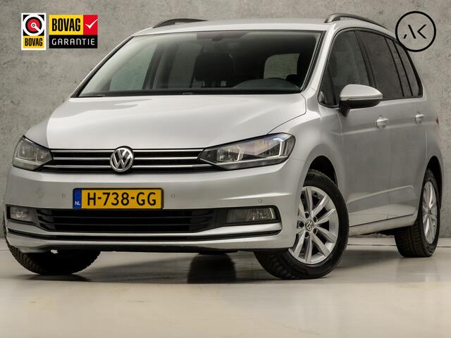 Volkswagen TOURAN 1.5 TSI Comfortline 7 Persoons 150Pk Automaat (APPLE CARPLAY, GROOT NAVI, CAMERA, TREKHAAK, ADAPTIVE CRUISE, SPORTSTOELEN, GETINT GLAS, PARKEERSENSOREN, NIEUWSTAAT)