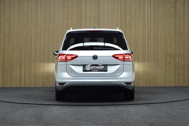 Volkswagen TOURAN 1.2 TSI Highline Business | Adaptive-cruise | Parkeer-assistent | Camera | Clima | Stoelverwarming V+A | Elek. Achterklep | Navigatie | All-season Banden