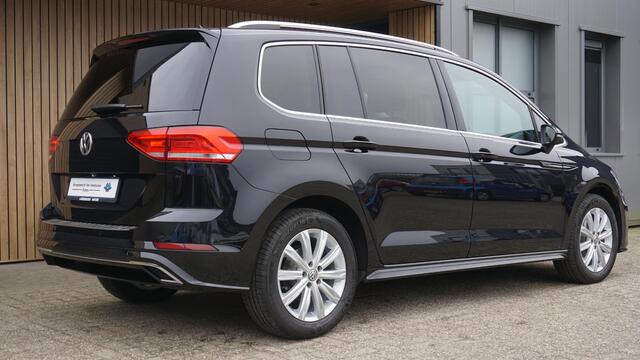 Volkswagen TOURAN 1.5 TSI 150PK 7-Zits DSG R-Line & Highline LED Keyless 17inch LM Stoel & Stuurverwarming *Unieke nette staat*