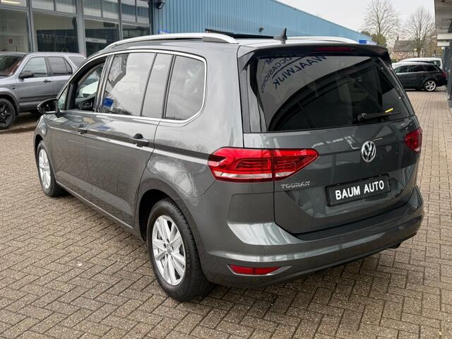 Volkswagen TOURAN 1.5 TSI AUTOMAAT 150PK HIGHLINE AIRCO-ECC PANORAMADAK NAVI PDC.
