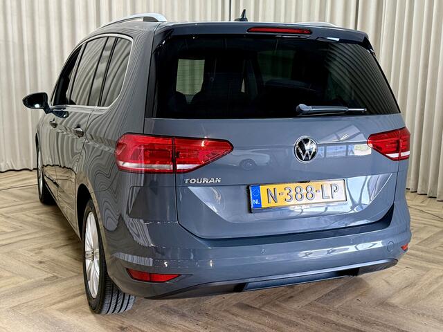 Volkswagen TOURAN 1.5 TSI Comfortline Business 7p Uitklapbare Trekhaak / Camera / LED / Adapt. Cruise / Stoelverwarming / Navigatie / PDC V&A / 17'' LMV