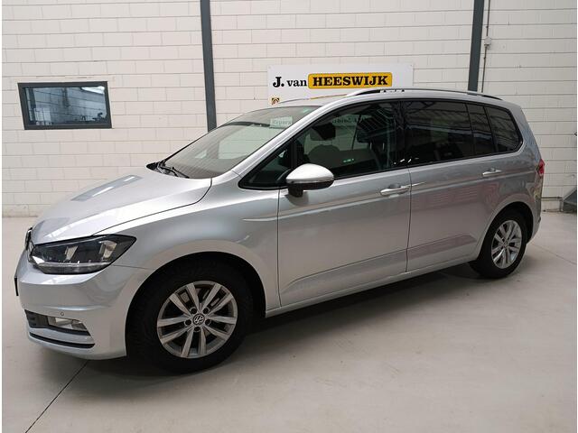 Volkswagen TOURAN 1.4 TSI Connected Series Pdc | Lmv | Panoramadak | Trekhaak | Keyless
