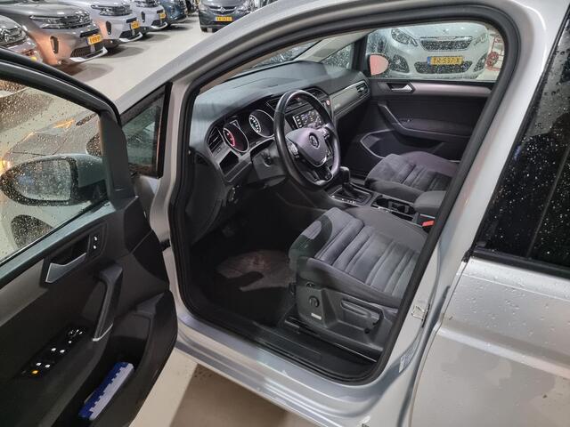 Volkswagen TOURAN 1.4 TSI Connected Series Pdc | Lmv | Panoramadak | Trekhaak | Keyless