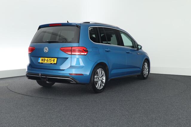 Volkswagen TOURAN 1.2 TSI 110pk R-Line Highline 7Pers. Trekhaak Led Panoramadak Navigatie