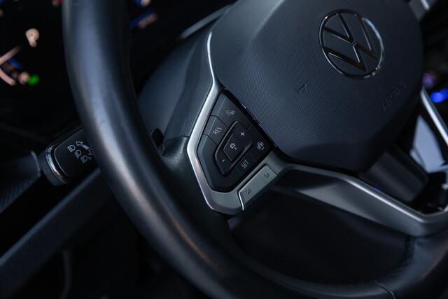 Volkswagen TOURAN 1.5 TSI Highline 7p , Adap. cruise, Trekhaak, Carplay, Stoel/stuurverwarming,