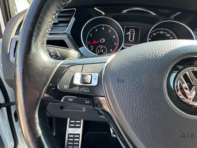 Volkswagen TOURAN 1.4 TSI Highline Edition R 7 persoons R-line LED Camera Trekhaak