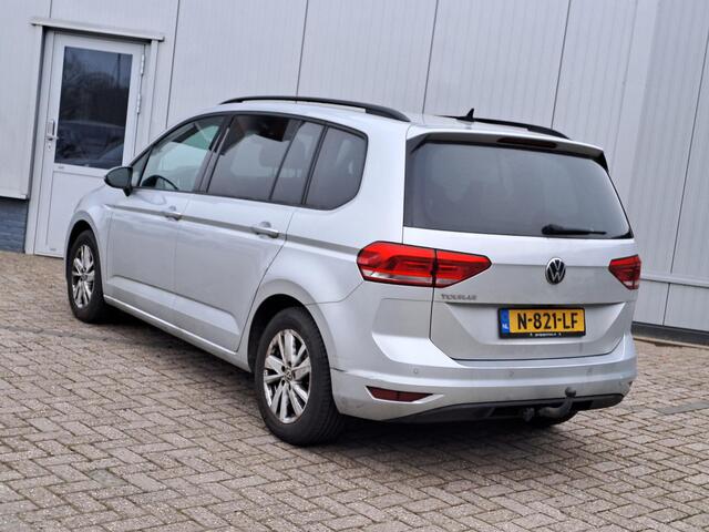 Volkswagen TOURAN 1.5 TSI Comfortline Business 7p Trekhaak, ACC, Digitale cockpit, Camera, Stoelverwarming