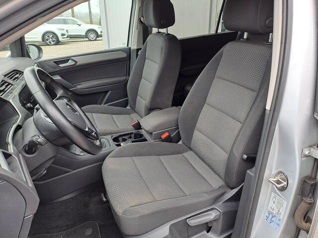 Volkswagen TOURAN 1.5 TSI Comfortline Business 7p Trekhaak, ACC, Digitale cockpit, Camera, Stoelverwarming