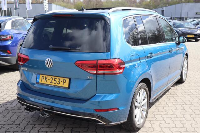 Volkswagen TOURAN 1.4 TSI Highline Business R Navigatie, Climate control, Panoramadak, Schuif- kanteldak, Apple Carplay, Stoelverwarming, Trekhaak