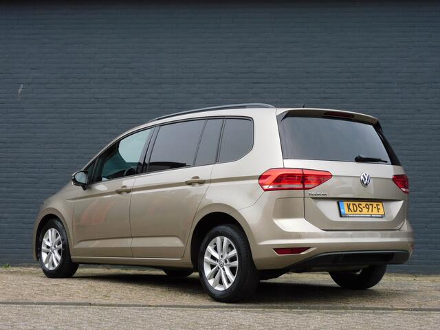 Volkswagen TOURAN 1.0 TSI Highline Business R 7 PERSOONS! TOPSTAAT! NAVI! CRUISE! LM VELGEN!