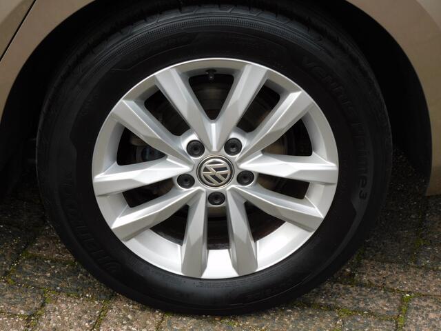 Volkswagen TOURAN 1.0 TSI Highline Business R 7 PERSOONS! TOPSTAAT! NAVI! CRUISE! LM VELGEN!