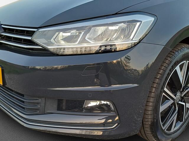 Volkswagen TOURAN 1.5 TSI Highline 5-Pers. /Camera/Cruise/Carplay/Trekh./Navi/Standkachel/