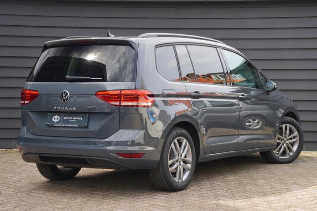 Volkswagen TOURAN 1.5 TSI Comfortline - VIRT. COCKPIT - 7 PERSOONS - CARPLAY - KEYLESS - FULL LED -