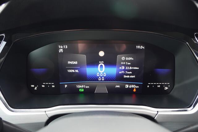 Volkswagen TOURAN 1.5 TSI Comfortline - VIRT. COCKPIT - 7 PERSOONS - CARPLAY - KEYLESS - FULL LED -