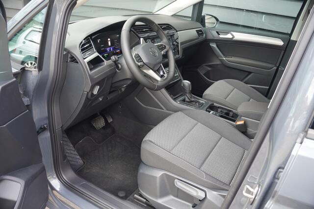 Volkswagen TOURAN 1.5 TSI Comfortline - VIRT. COCKPIT - 7 PERSOONS - CARPLAY - KEYLESS - FULL LED -