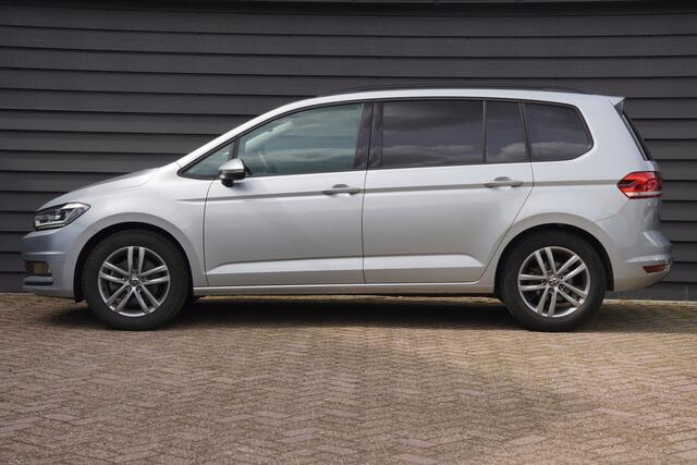 Volkswagen TOURAN 1.5 TSI Comfortline - VIRT. COCKPIT - 7 PERSOONS - CARPLAY - KEYLESS - FULL LED -