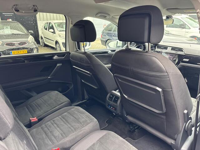 Volkswagen TOURAN 1.5 TSI Highline Business R / 7 PERSOONS / 144 DKM