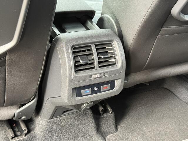 Volkswagen TOURAN BWJ 2017 | 1.8 TSI 180PK Highline Bus R AUTOMAAT | TREKHAAK | AGR | CLIMA | NAVI | CAMERA | CRUISE | STOELVERW | PDC | LICHTMETAAL