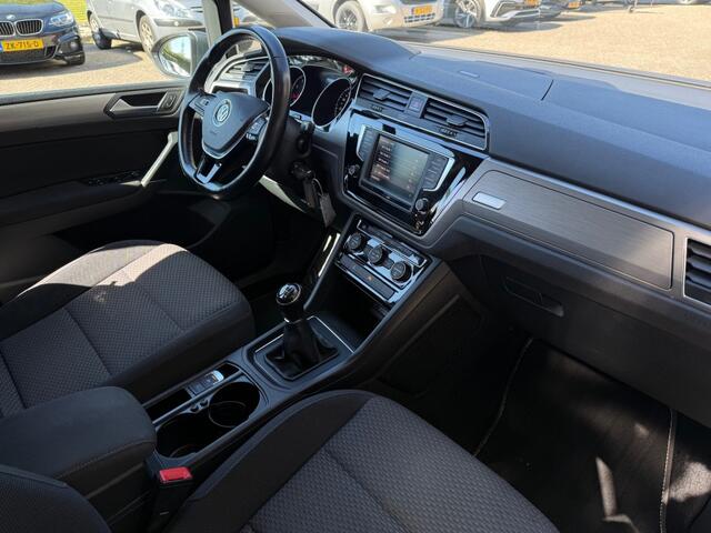 Volkswagen TOURAN 1.4 TSI COMFORTL. 7P - 150PK Trekhaak Navi Camera NL Auto