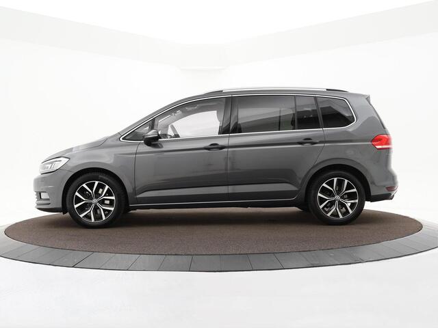 Volkswagen TOURAN 1.4 TSI 150pk DSG Highline 7p · Camera · Wegklapbare Trekhaak · Apple/Android Car Play · Navigatie · 17'' Inch ·