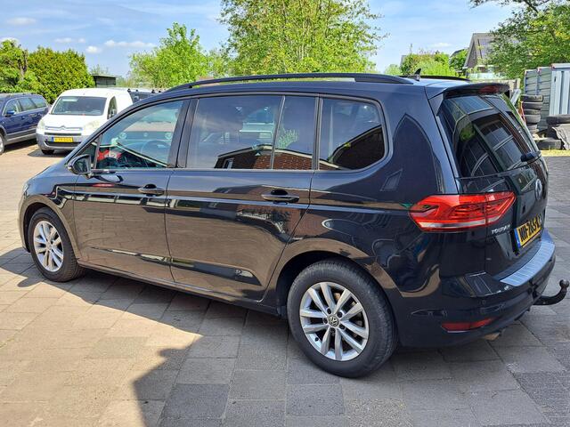Volkswagen TOURAN 1.4 TSI Connected Series 7p/Trekhaak/Navi/AUR-cam/Ergo-stoel