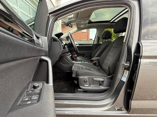 Volkswagen TOURAN 1.8 TSI 180PK Highline 7-Pers Aut. Navi Camera Pano Trekhaak