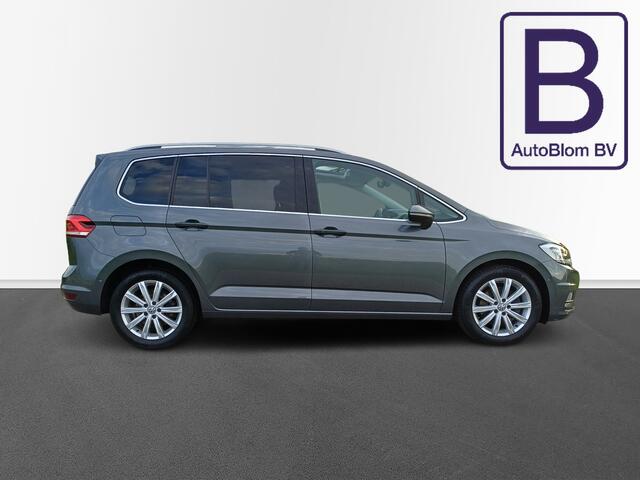 Volkswagen TOURAN 1.8 TSI Highline /Pano/Led/Clima/Camera/Carplay/Navi/Park. ass./17"/