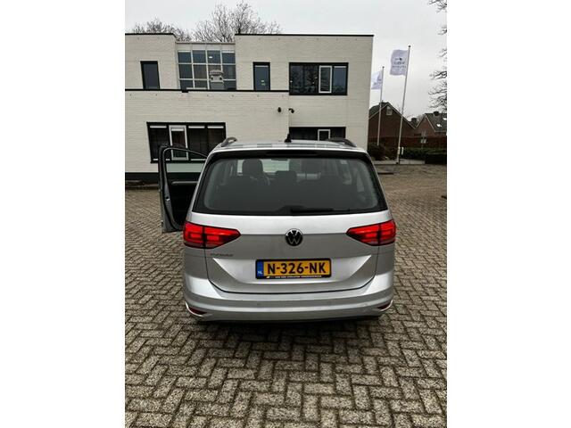 Volkswagen TOURAN 1.5 TSI Comfortline 7 persoons uitvoering! Wordt verwacht!! Beschikbaar vanaf 29 Juni.
