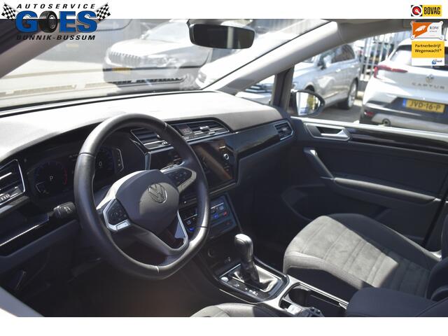 Volkswagen TOURAN III Highline BMT/Start-Stop pano/stoelverw/carplay/7 pers