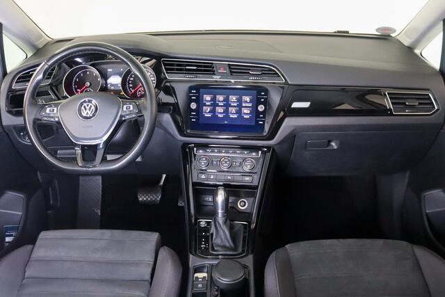 Volkswagen TOURAN 1.4 TSI Highline R-line, 7-Persoons, Trekhaak, Kinderzitjes!