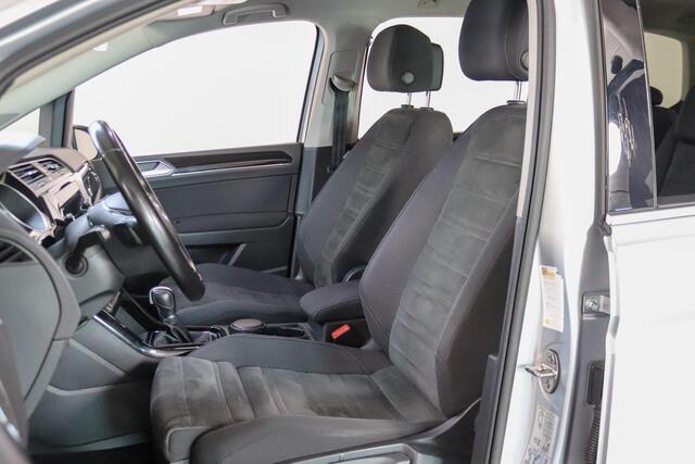 Volkswagen TOURAN 1.4 TSI Highline R-line, 7-Persoons, Trekhaak, Kinderzitjes!