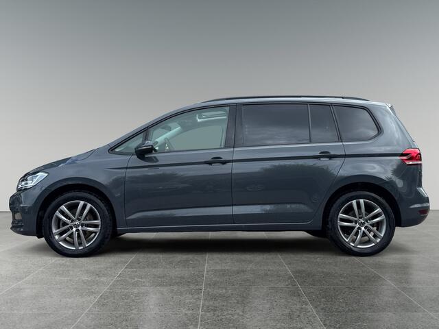 Volkswagen TOURAN 1.5 150pk TSI Highline 7p Rijstrookwisselassistent 'Side Assist' | Panoramaschuif-kanteldak | 'Easy Open & Close' Pakket