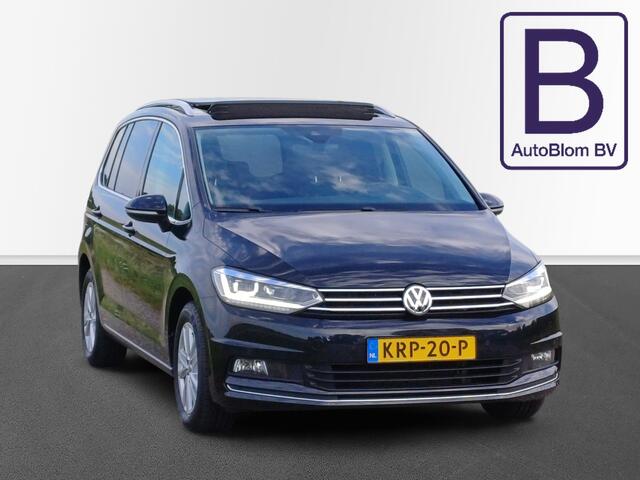 Volkswagen TOURAN 1.5 TSI Highline / Trekhaak / Panodak / Carplay