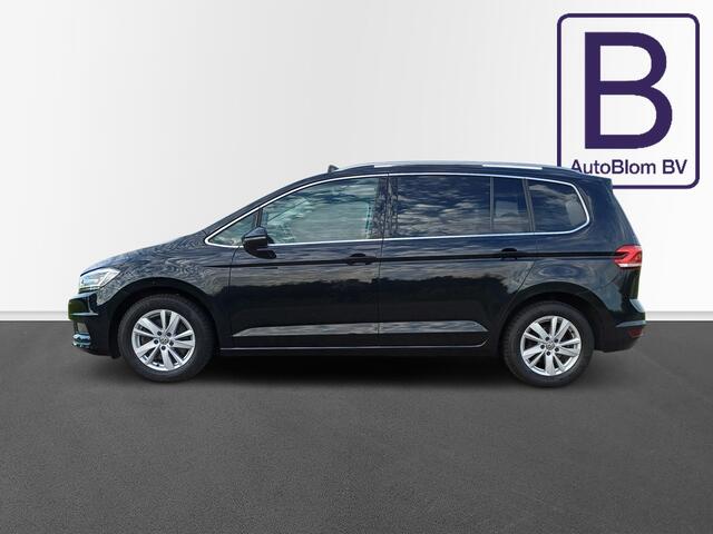 Volkswagen TOURAN 1.5 TSI Highline / Trekhaak / Panodak / Carplay