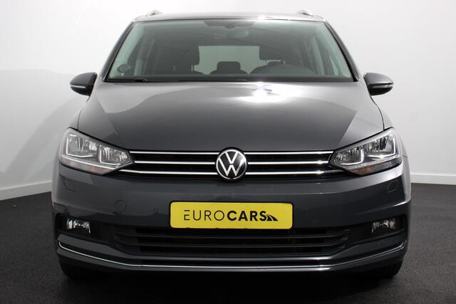 Volkswagen TOURAN 1.5 TSI DSG Highline 7p Navigatie Apple Carplay/Android Auto Parkeersensoren Adaptieve Cruise Control Stoel-en stuurverwarming Elektrische achterklep Getinte ramen Climatronic