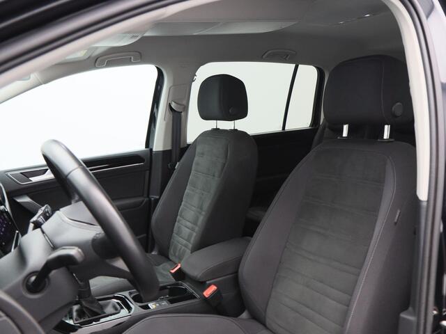 Volkswagen TOURAN 1.5 TSi 150Pk Highline 7p | Stoelverwarming | Adaptive Cruise | Camera | Climatronic | Navigatie | Carplay | 17 Inch | 30.754 Km !!
