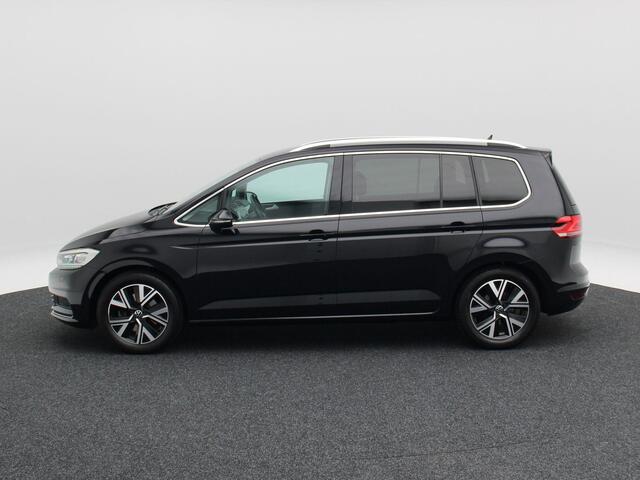 Volkswagen TOURAN 1.5 TSi 150Pk Highline 7p | Stoelverwarming | Adaptive Cruise | Camera | Climatronic | Navigatie | Carplay | 17 Inch | 30.754 Km !!