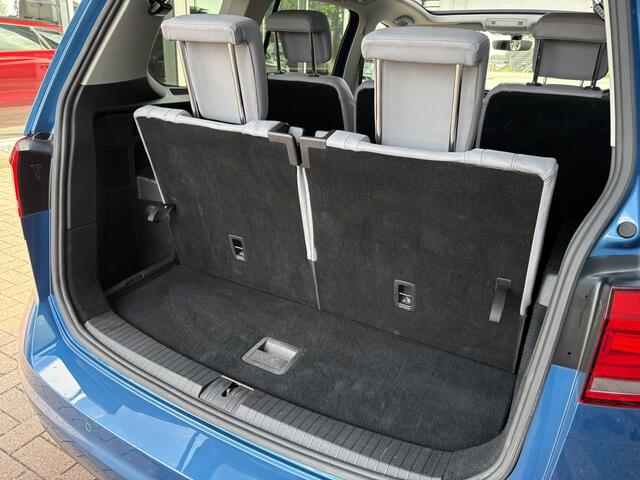 Volkswagen TOURAN 1.5 TSi 150pk DSG Comfortline 7-persoons SCHUIFDAK/LEDER/CAMERA/NAVI/ADAPT.CRUISE/WINTERPACK