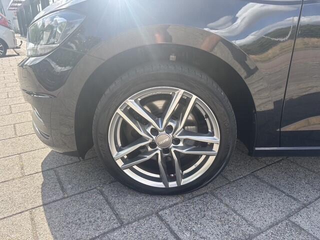 Volkswagen TOURAN 1.5 TSI Comfortline Business 7p | Navi | Trekhaak | Cruise | 118.802 km Dealeronderhouden