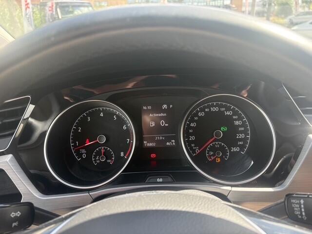 Volkswagen TOURAN 1.5 TSI Comfortline Business 7p | Navi | Trekhaak | Cruise | 118.802 km Dealeronderhouden