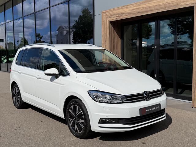 Volkswagen TOURAN 1.5 TSI 150pk Highline | Trekhaak | Led | Carplay | 17 Inch | Rijklaar incl. garantie