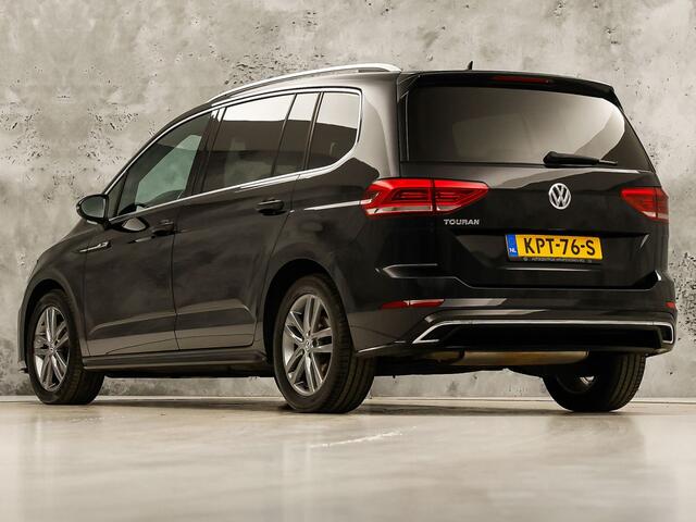 Volkswagen TOURAN 1.5 TSI R-Line Sport 7 Persoons 150Pk Automaat (2X R-LINE, PANORAMADAK, LEDER, APPLE CARPLAY, KEYLESS, SPORTSTOELEN, STOELVERWARMING, GETINT GLAS, NIEUWSTAAT)