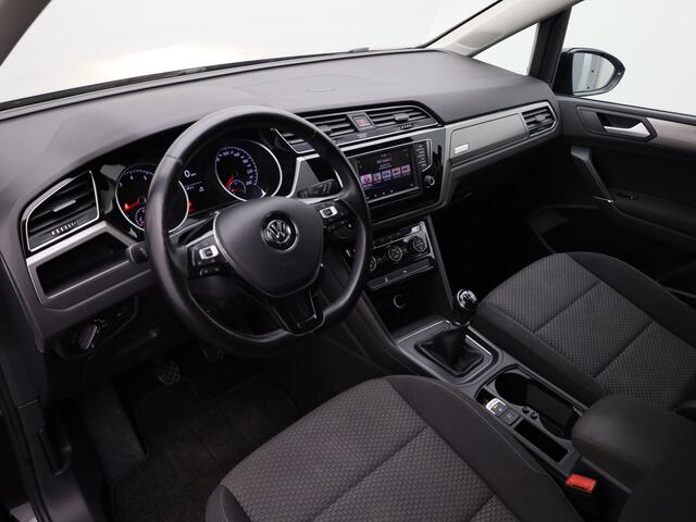 Volkswagen TOURAN 1.2 TSI Comfortline | Trekhaak | Camera | PDC V&A | Navi | Prijs Rijklaar!!
