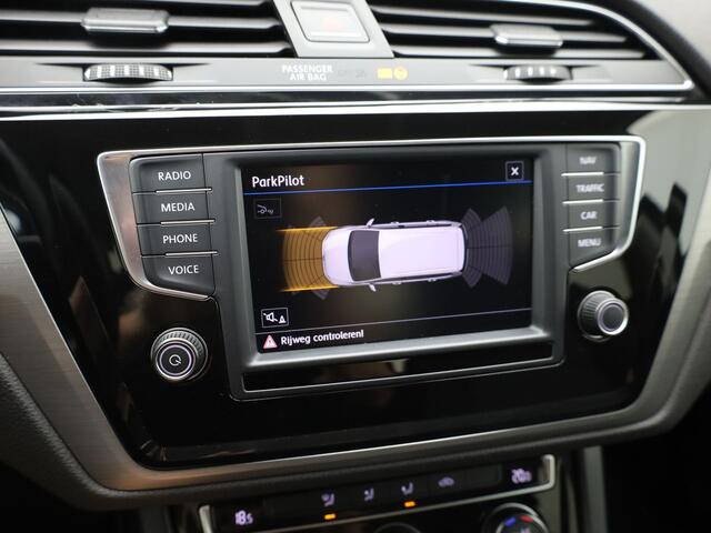 Volkswagen TOURAN 1.2 TSI Comfortline | Trekhaak | Camera | PDC V&A | Navi | Prijs Rijklaar!!