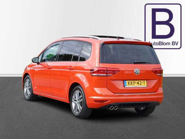 Volkswagen TOURAN 1.4 TSI Highline SOUND /schitterende kleur!/Pano/Camera/Cruise/Navi/17"/