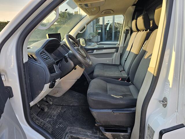 Volkswagen TRANSPORTER 2.0 TDI L2H1 Comfortline * NAP * Airco * Navi* Trekhaak * Eerste Eigenaar *