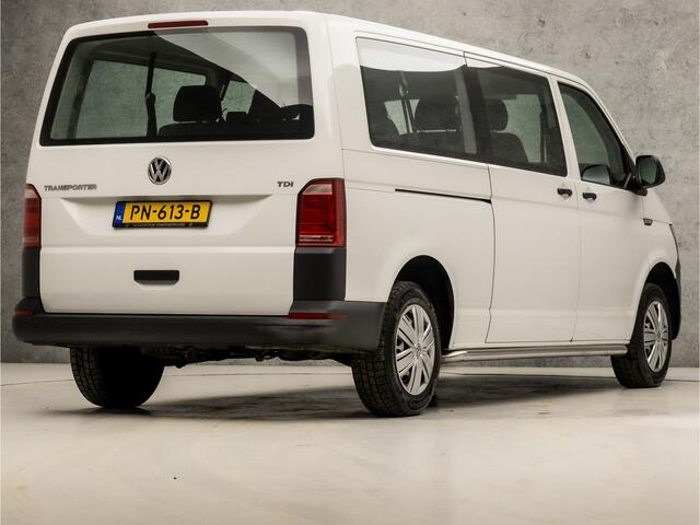 Volkswagen TRANSPORTER Kombi 2.0 TDI L2H1 (8 PERSOONS, APPLE CARPLAY, NAVIGATIE, BLUETOOTH, AIRCO, ELEK PAKKET, ARMSTEUN, SPORTSTOELEN, NIEUWE APK, NIEUWSTAAT)