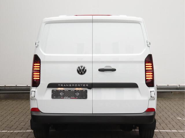 Volkswagen TRANSPORTER 2.0 TDI 150pk L2H1 | BPM-vrij | Achterdeuren | Parkeerhulp | Cruise control | Airco | App-Connect | Camera |