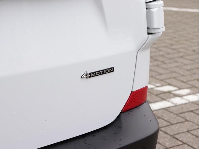 Volkswagen TRANSPORTER 2.0 TDI L1H1 28 4MOTION | BPM-vrij | 170pk automaat | Trekhaak (2750kg trekgewicht) | Camera | Cruise control |