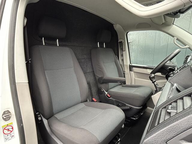 Volkswagen TRANSPORTER 2.0 TDI 150 PK / L1H1 / DUBBELE SCHUIFDEUR / IMPERIAAL / INRICHTING / TREKHAAK / AIRCO / CRUISE